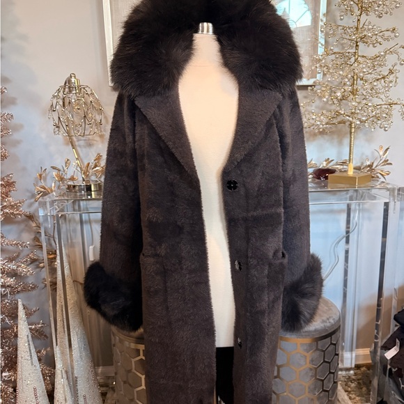 Luxurious Faux Fur Trimmed Espresso Fur Coatigan Size: XL - Picture 3 of 7